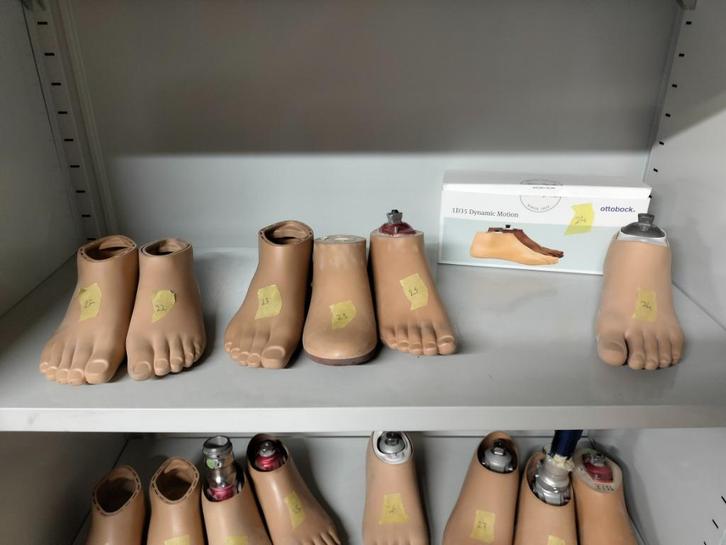 Prothese voeten, Diversen, Verpleegmiddelen, Zo goed als nieuw, Ophalen