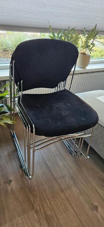 4 vintage buisframe stoelen beschikbaar voor biedingen