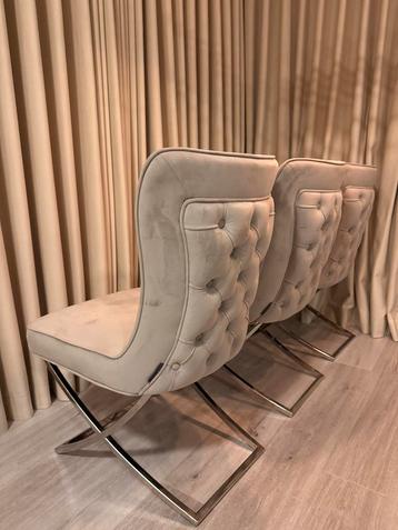 Richmond Velvet Beige Eetkamerstoelen - Nieuwstaat - stoelen beschikbaar voor biedingen