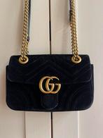 Gucci MARMONT MINI SHOULDER BAG in hele goede staat . Velvet, Zo goed als nieuw, Zwart, Ophalen