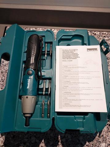 Makita accu schroevendraaier gewoon nieuw. beschikbaar voor biedingen
