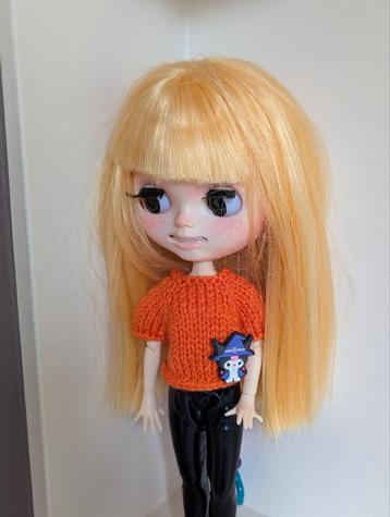 Blythe truitje voor Halloween  beschikbaar voor biedingen