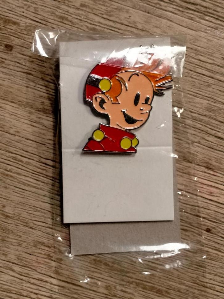 Robbedoes en & Kwabbernoot Atlas Uitgeverij strip pin, Verzamelen, Speldjes, Pins en Buttons, Zo goed als nieuw, Overige onderwerpen