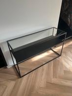Glazen sidetable met zwart metalen frame, Huis en Inrichting, Tafels | Sidetables, Ophalen, 100 tot 150 cm, Glas, Zo goed als nieuw
