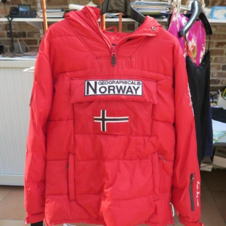 Skijas rood met afneembare kap Norway Geographical mt L, Kleding | Dames, Wintersportkleding, Zo goed als nieuw, Jack, Maat 42/44 (L)