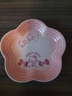 Hello Kitty x Le Creuset Bord - Limited Edition!, Huis en Inrichting, Keuken | Servies, Keramiek, Nieuw, Ophalen of Verzenden