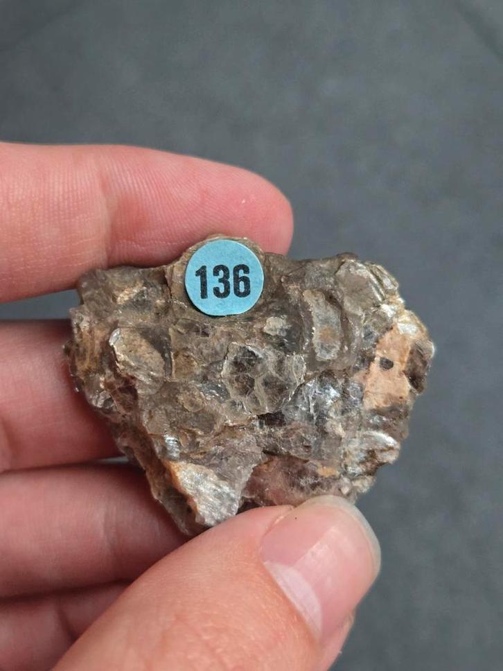 Muscoviet uit Zweden - Høngarvet, Verzamelen, Mineralen en Fossielen, Mineraal, Ophalen of Verzenden