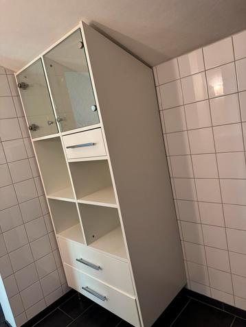 Witte kast Badkamer | teab beschikbaar voor biedingen