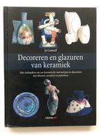 Decoreren En Glazuren Van Keramiek, Verzenden, Zo goed als nieuw, Jo Connell, Kleien en Boetseren