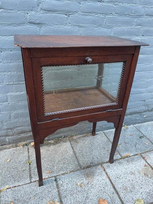 Theekastje of vitrinekastje antiek hout, Antiek en Kunst, Antiek | Meubels | Kasten, Ophalen