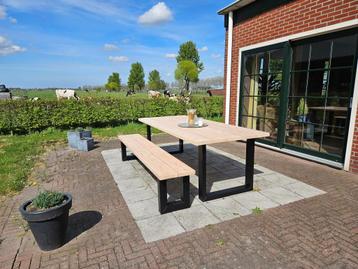 Steigerhout Douglas Tuintafel Tafel met U Poten beschikbaar voor biedingen