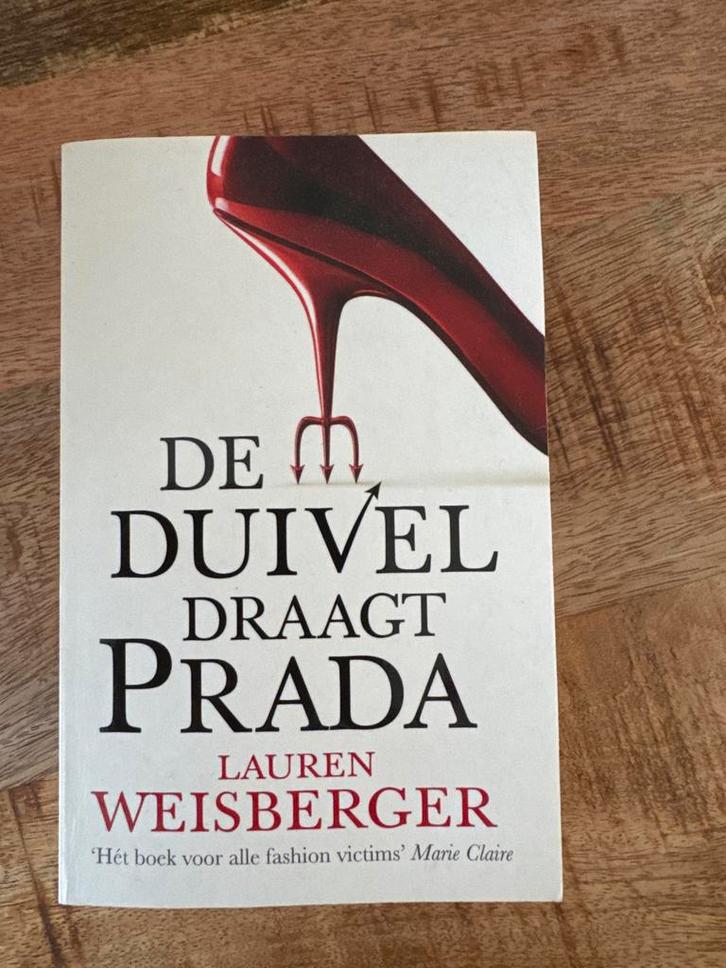 De Duivel Draagt Prada - Lauren Weisberger, Boeken, Romans, Zo goed als nieuw, Nederland, Ophalen of Verzenden