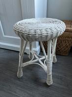 Riet rieten rotan rattan kruk tafel wit rond bijzettafel, Huis en Inrichting, Tafels | Bijzettafels, 45 tot 60 cm, Overige materialen