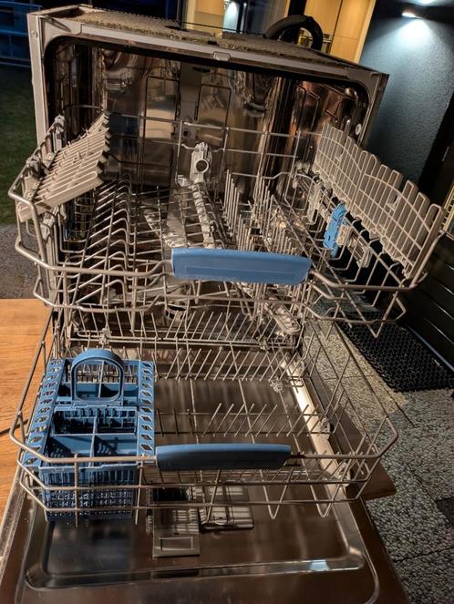 Inbouw vaatwasser 14 couverts Indesit DIFP 28T9 A EU, Witgoed en Apparatuur, Vaatwasmachines, Gebruikt, Inbouw, 85 tot 90 cm, 45 tot 60 cm