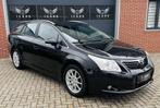 Toyota Avensis Wagon 1.8 VVTi NAVI Trekhaak Carplay 2e eigen, Euro 5, 4 cilinders, Met garantie (alle), Zwart