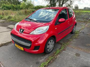 Peugeot 107 1.0 12V 5DR 2011 Rood, Airco beschikbaar voor biedingen