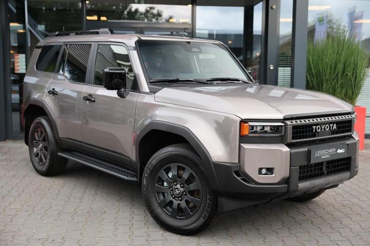 Toyota LANDCRUISER 250 2.8 D-4D 5DRS ELEGANCE A/T VAN BPM VR, Auto's, Bestelauto's, Bedrijf, ABS, Adaptive Cruise Control, Airbags