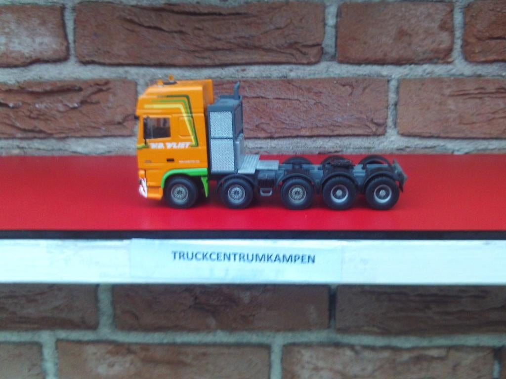 Daf { Ginaf.}  van  van  der  Vlist., Ophalen of Verzenden, Zo goed als nieuw, Bus of Vrachtwagen, Lion Toys