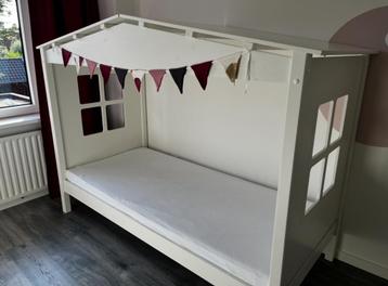 Huisjes bed beschikbaar voor biedingen