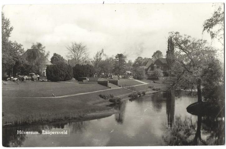 Hilversum, Laapersveld. Opruimingskaart, Verzamelen, Ansichtkaarten | Nederland, Ongelopen, Noord-Holland, 1940 tot 1960, Verzenden