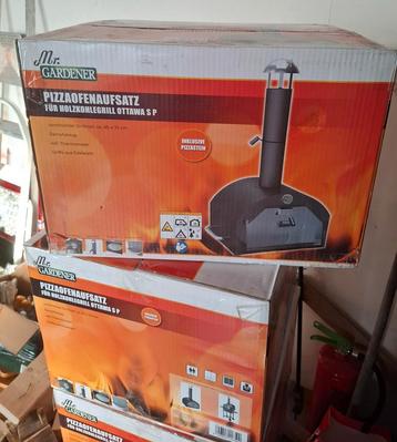 4 Nieuwe Pizza Ovens voor BBQ/Plancha beschikbaar voor biedingen