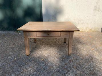 Authentieke bijzettafel | massief oud grenen beschikbaar voor biedingen