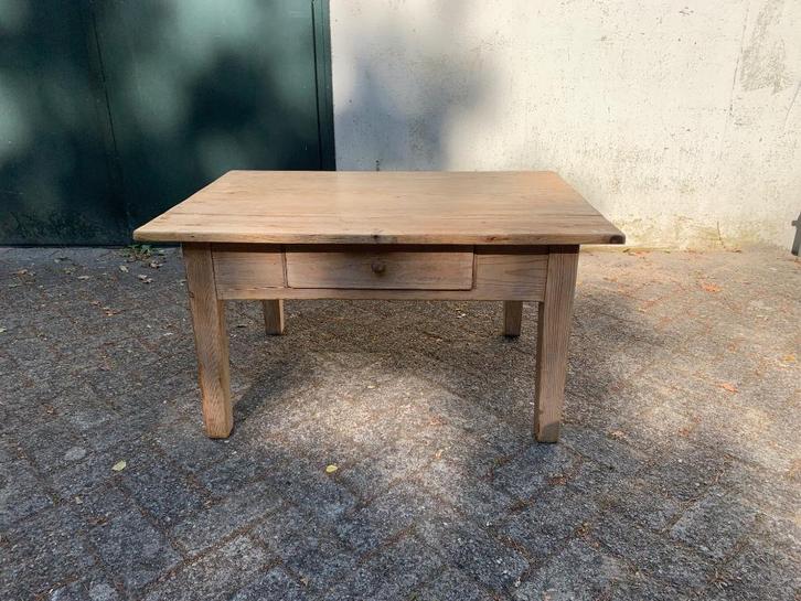 Authentieke bijzettafel | massief oud grenen, Huis en Inrichting, Tafels | Salontafels, Gebruikt, 50 tot 75 cm, 50 tot 100 cm