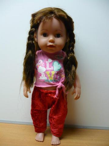 Baby Born grote zus met bruin haar.  ( 43 cm) beschikbaar voor biedingen