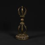 Vajra in houder Tibet brons, Antiek en Kunst, Verzenden