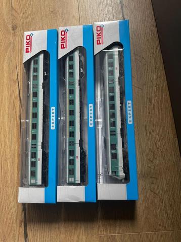 Piko Mintblauwe Wagons DB H0 Digitaal beschikbaar voor biedingen