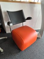 Design Fauteuil Oranje/Zwart, Huis en Inrichting, Fauteuils, Gebruikt, Minder dan 75 cm, Ophalen of Verzenden, Metaal