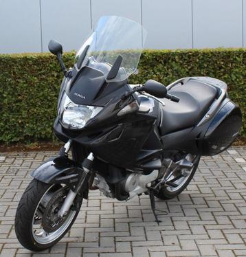 Honda  NT 700 V Deauville ABS (bj 2010) beschikbaar voor biedingen