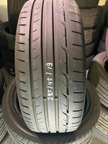 set 19 inch Dunlop Zomerbanden 225/45/19  beschikbaar voor biedingen