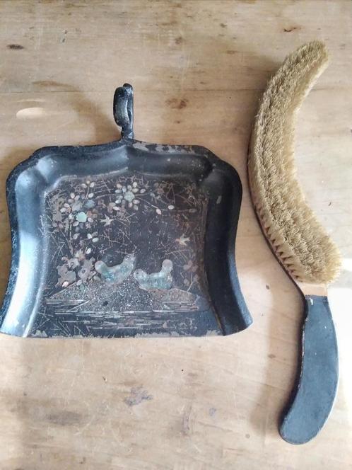 Antieke blik en veger ingelegd met parelmoer, Antiek en Kunst, Curiosa en Brocante, Verzenden