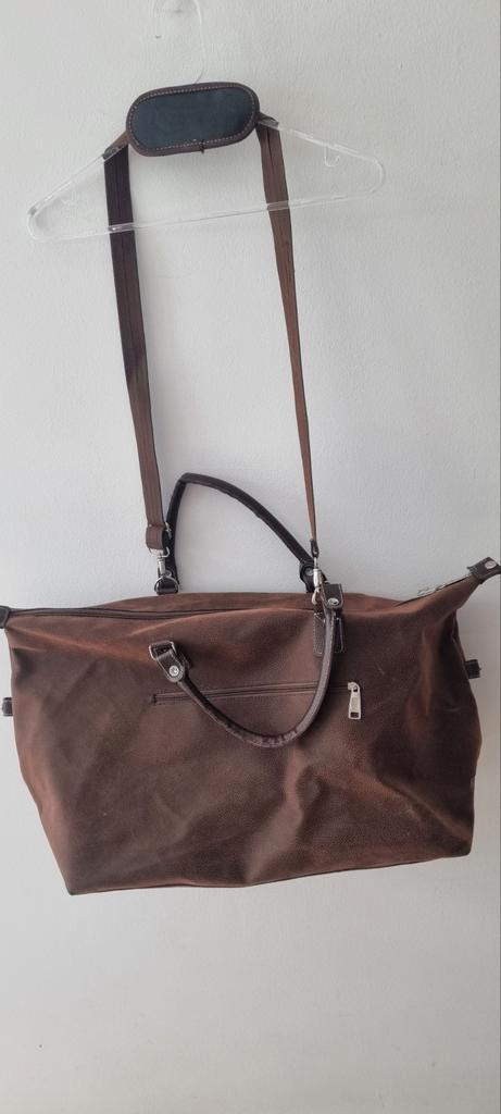 Bruine Sporttas/Reistas met Schouderband - Nieuw, Sieraden, Tassen en Uiterlijk, Tassen | Reistassen en Weekendtassen, Nieuw, Bruin