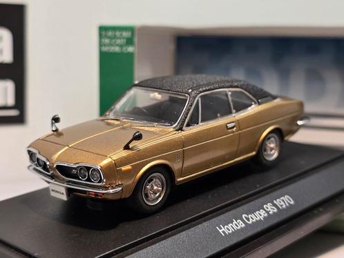 Honda Coupe 9S 1970 - Goud/Zwart- 1:43 Ebbro, Hobby en Vrije tijd, Modelauto's | 1:43, Zo goed als nieuw, Auto, Ophalen of Verzenden