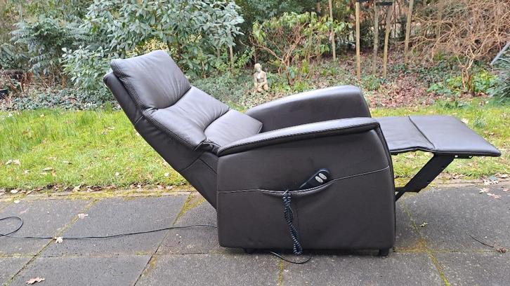 Sta op stoel Ciar Relax fauteuil bruin leer staopstoel, Huis en Inrichting, Fauteuils, Gebruikt, Leer, 50 tot 75 cm, Minder dan 75 cm