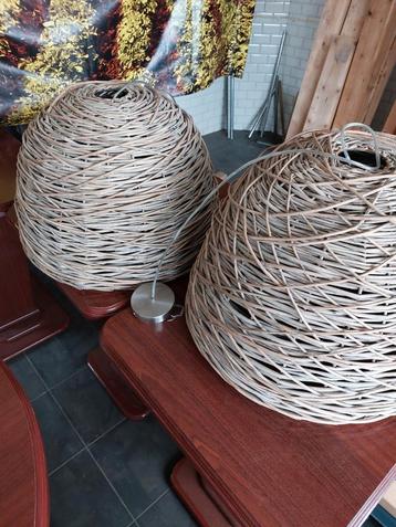 2 Rieten Lampen - 50cm doorsnede, 40cm hoog beschikbaar voor biedingen