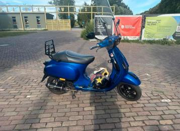 Vespa s50 sport 4t 4v beschikbaar voor biedingen
