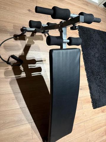 Sport bank / buikspieren bank beschikbaar voor biedingen