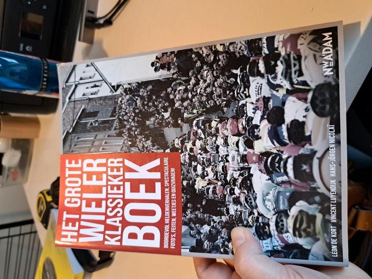 Hans-Jörgen Nicolaï - Het grote wielerklassiekerboek, Boeken, Sportboeken, Zo goed als nieuw, Lopen en Fietsen, Ophalen of Verzenden