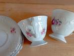 2 kopjes en 3 schoteltjes, roosjes decor, Antiek en Kunst, Antiek | Servies los, Ophalen of Verzenden