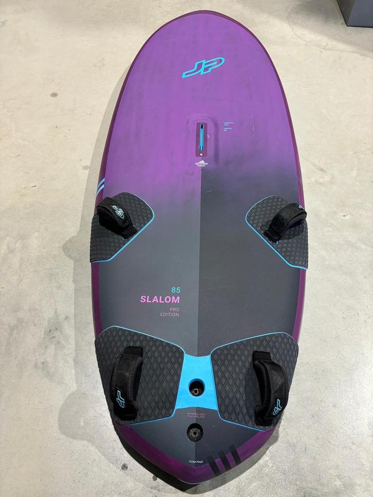JP Slalom PRO 85 - 139L / Model 2024, Watersport en Boten, Windsurfen, Gebruikt, Plank, Minder dan 250 cm, 7 m² of meer, Ophalen