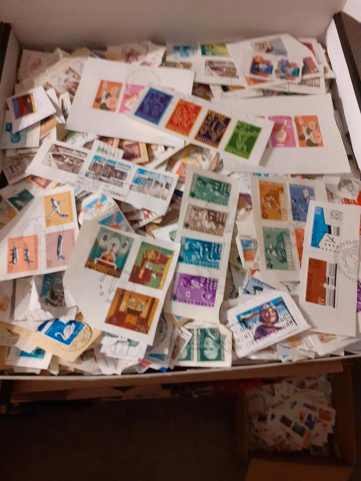 Doos wereld onafgeweekt, Postzegels en Munten, Postzegels | Volle albums en Verzamelingen, Nederland en Buitenland, Ophalen of Verzenden