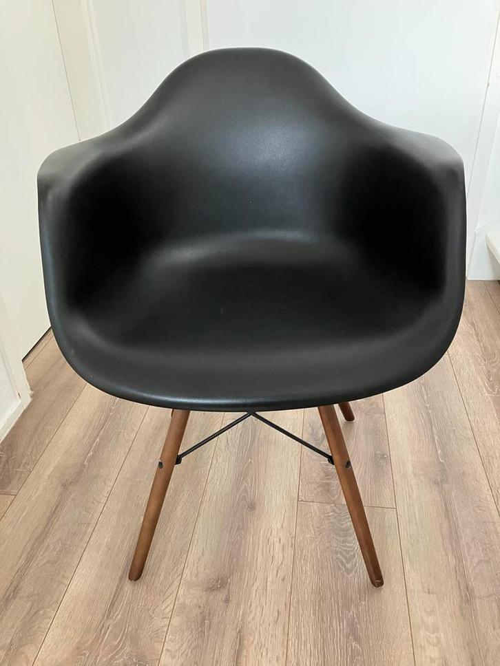 3 Zwarte Eetkamerstoel met Houten Poten, Huis en Inrichting, Stoelen, Gebruikt, Eén, Kunststof, Zwart, Ophalen