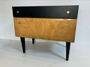 Vintage kastjes / nachtkastjes met klep en lade  retro beschikbaar voor biedingen