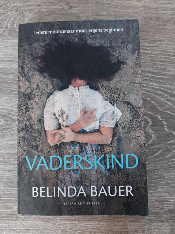 Belinda Bauer - Vaderskind - 2022, Boeken, Thrillers, Gelezen, Ophalen of Verzenden