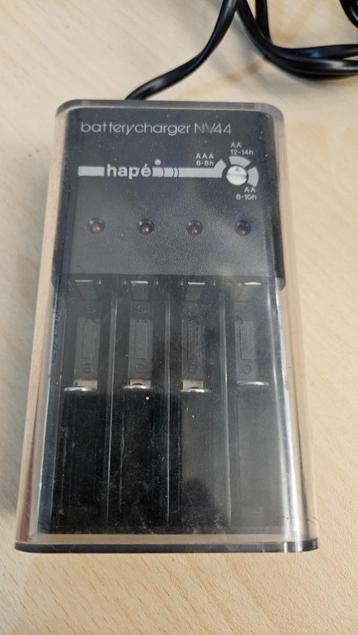 Batterijoplader AA en AAA beschikbaar voor biedingen