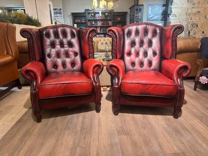 2 x Stoere Chesterfield oorfauteuils antiek rood oxblood, Huis en Inrichting, Fauteuils, Gebruikt, 75 tot 100 cm, Ophalen of Verzenden