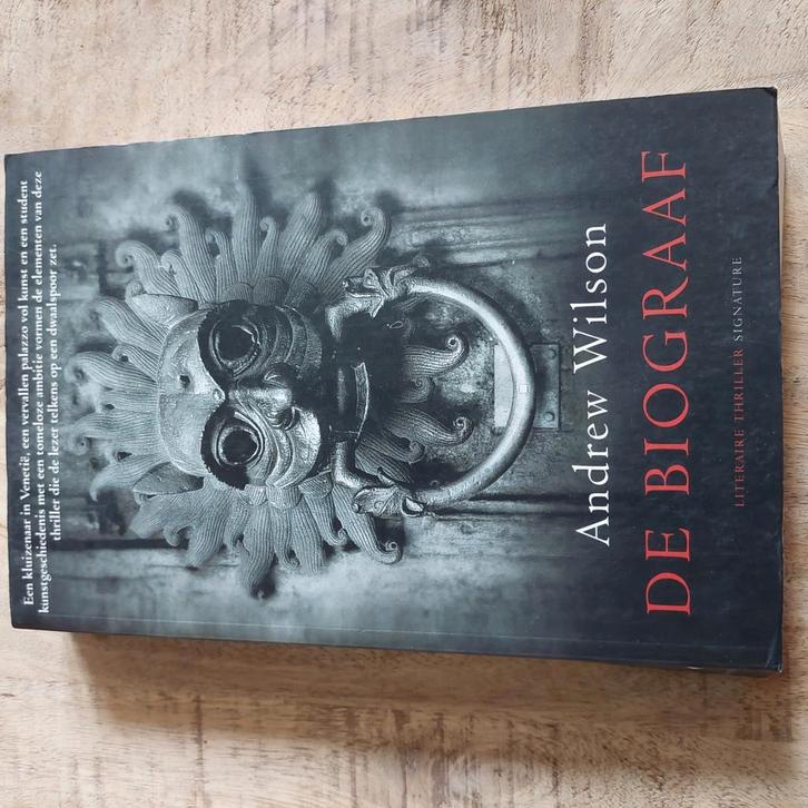 A. Wilson - De biograaf, Boeken, Thrillers, Gelezen, Ophalen of Verzenden